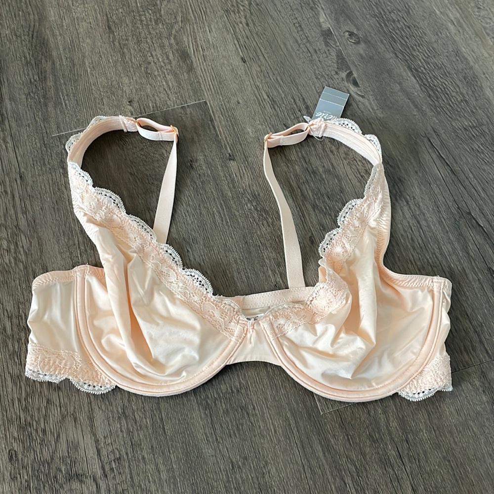 Aerie light pink, unlined bra. Size 36D.